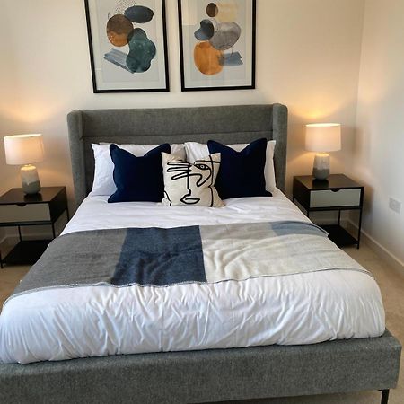 Comfortable Double Room & Single Room In Vibrant Hatfield Neighbourhood Bagian luar foto