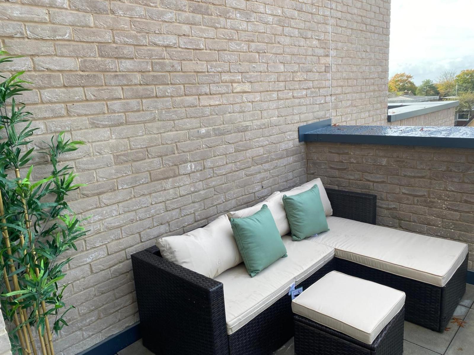 Comfortable Double Room & Single Room In Vibrant Hatfield Neighbourhood Bagian luar foto