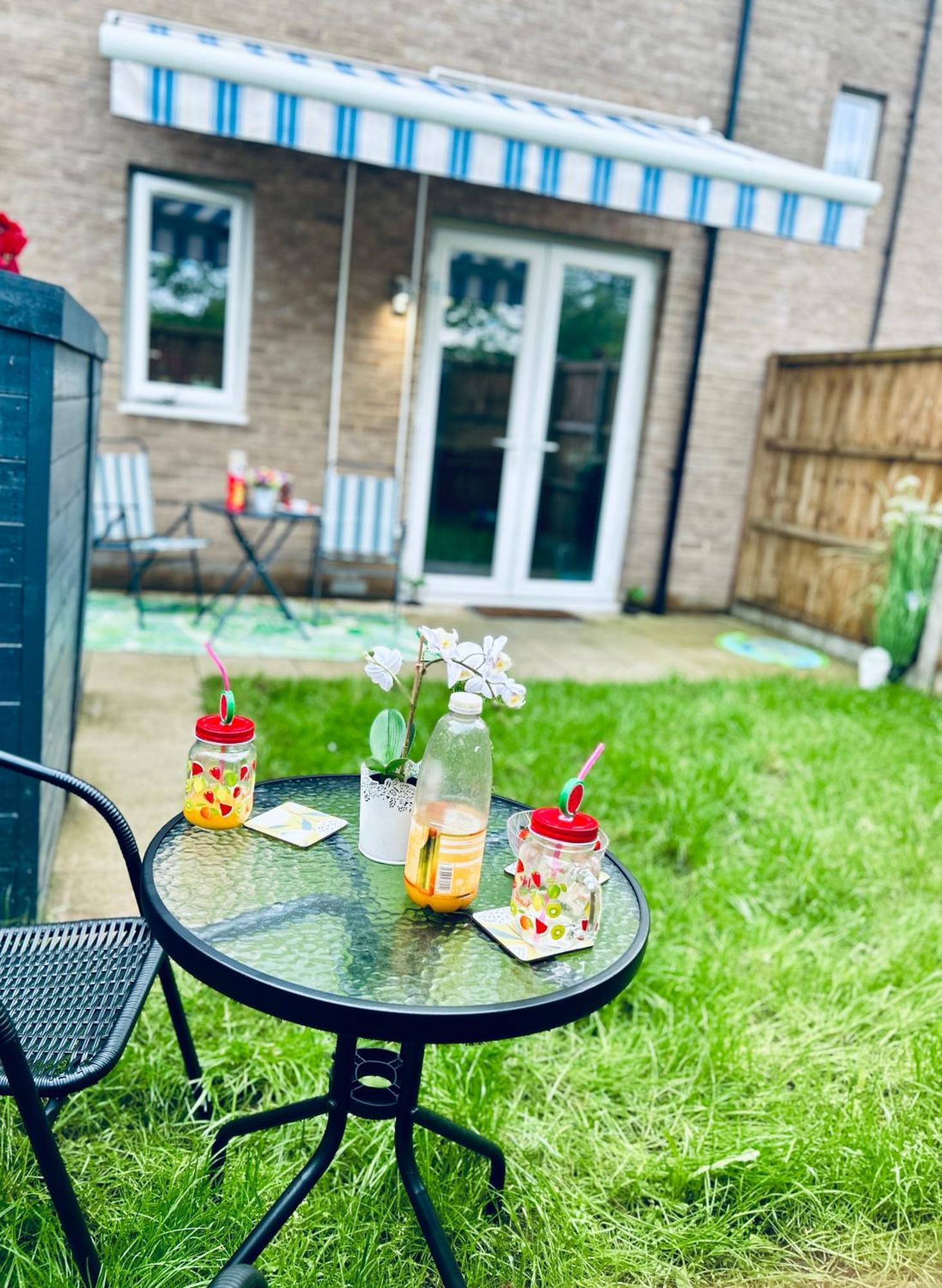 Comfortable Double Room & Single Room In Vibrant Hatfield Neighbourhood Bagian luar foto